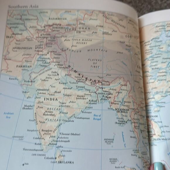 Anthropologie 2024 Monogram “E” Diary Planner Journal 17 Months Moss Green - Picture 6 of 8